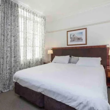 Cbd 1-br Across From Central Station Apartment Brisbane