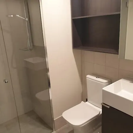 Executively Inspired - 2 Bed 2 Bath On Queen St With Carpark Fast Wifi Rooftop Pool And Sleeps 5 Brisbane