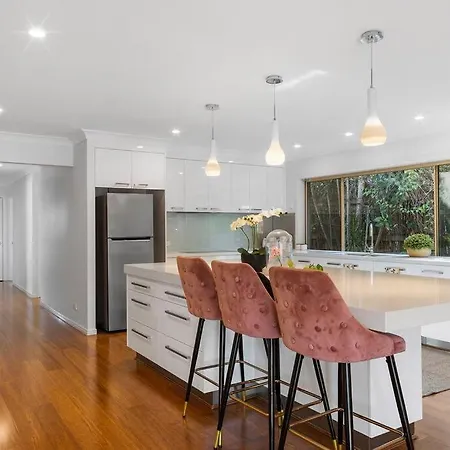 Designer's With Pool * Brisbane