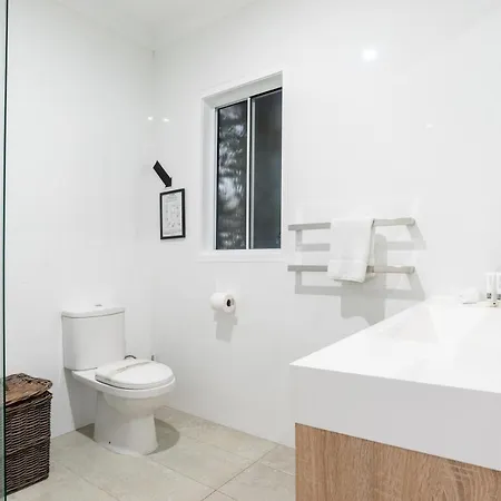 Apartment Contemporary In The Heart Of Paddington By Custom Hosting Brisbane