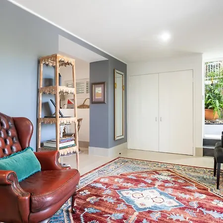 Contemporary In The Heart Of Paddington By Custom Hosting *
