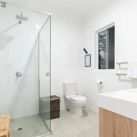 Contemporary In The Heart Of Paddington By Custom Hosting *
