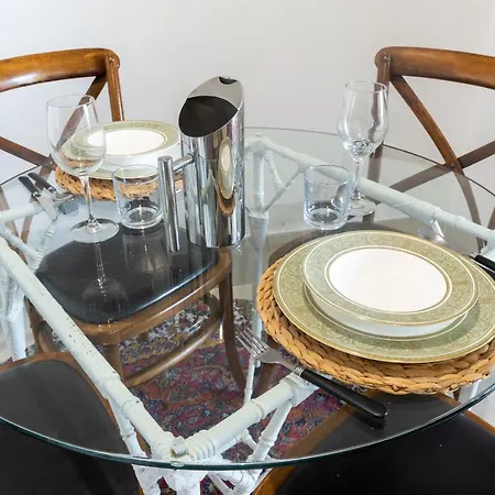 Contemporary In The Heart Of Paddington By Custom Hosting