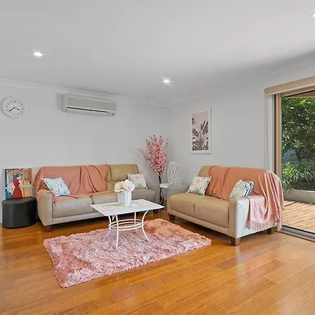 Designer's With Pool * Brisbane