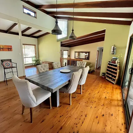 Holiday home Cosy Entire In Everton Hills