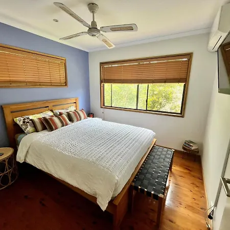 Cosy Entire In Everton Hills Holiday home *