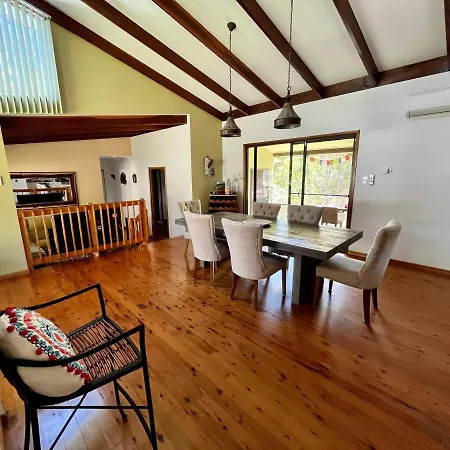 Cosy Entire In Everton Hills *