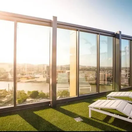 Inner-city Free Parking Indoor Great Location&pool&sauna *
