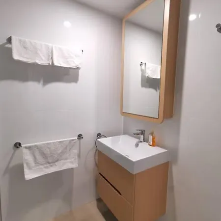 Inner-city Free Parking Indoor Great Location&pool&sauna Apartment *
