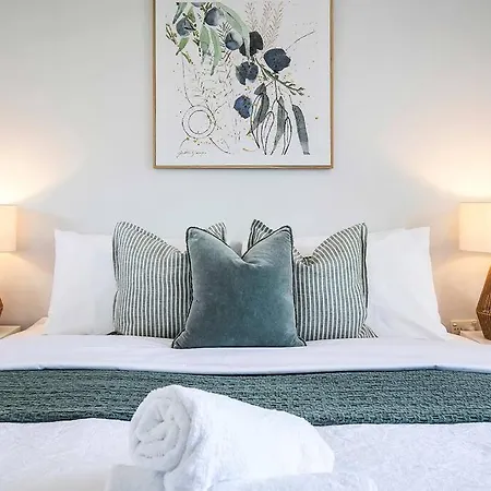 Oasis+spa Tennis Court Holiday home *