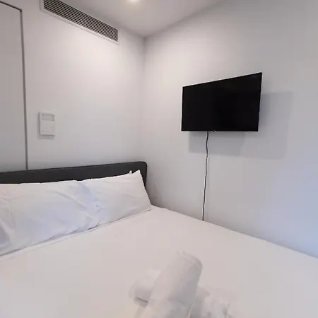 Inner-city Free Parking Indoor Great Location&pool&sauna Apartment *