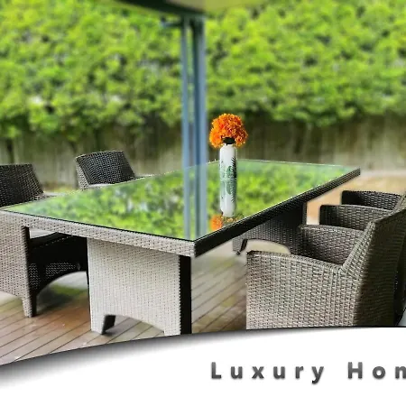 Garden Getaway - Location