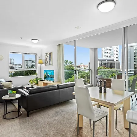 Gorgeous Unit In The Heart Of Apartment *