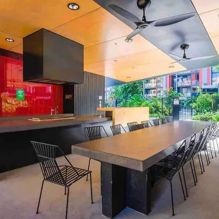 Fortitude Valley / And Quiet Apartment Brisbane