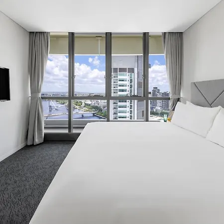 Hotel Meriton Herschel Street,