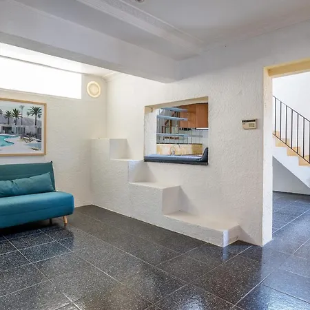 Luxurious Art Deco House In Upscale Hamilton *