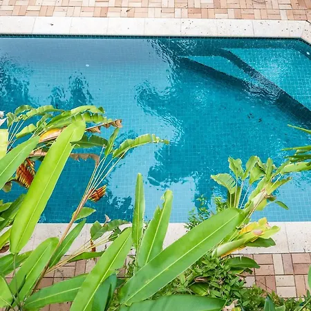 Luxurious Art Deco House In Upscale Hamilton Holiday home *