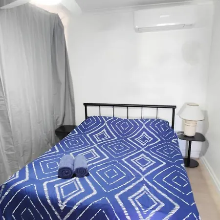 72 On Newnham Guest house *