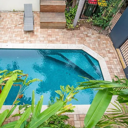 Holiday home Luxurious Art Deco House In Upscale Hamilton