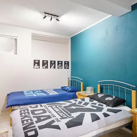 Apartment 3 Bedroom With Amazing Pool Close To City, Mountains And Amenities