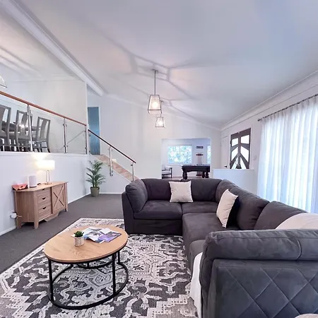 Kookaburra•holidayoasis Familyhome 5 Bedroom/pool/ac 10kmcbd Holiday home Brisbane