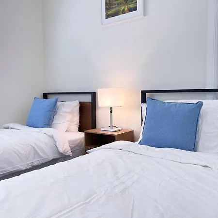 Holiday home Kookaburra•holidayoasis Familyhome 5 Bedroom/pool/ac 10kmcbd