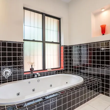 Luxurious Art Deco House In Upscale Hamilton * Brisbane