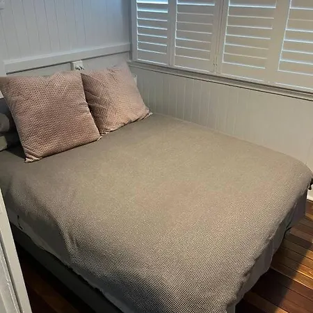 Charming 1920's 4br Freestanding Plantation Qldr.