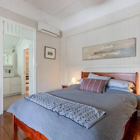 Quaint & Cosy 1 Bedroom In Queenslander. * Brisbane