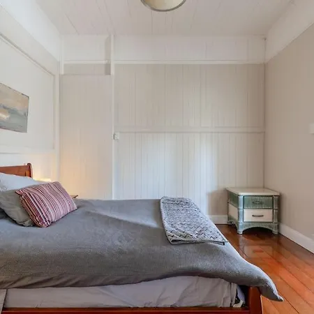 Quaint & Cosy 1 Bedroom In Queenslander. Apartment Brisbane