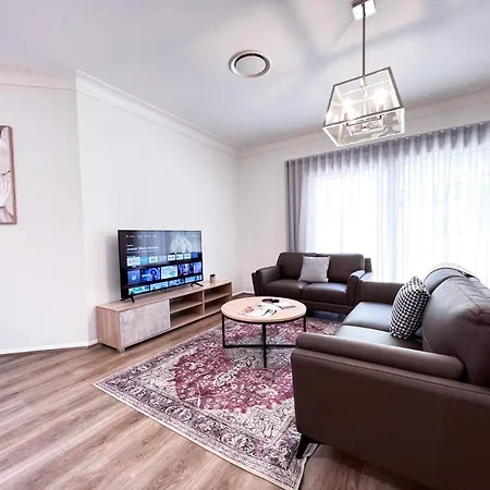 Holiday home Kookaburra•holidayoasis Familyhome 5 Bedroom/pool/ac 10kmcbd
