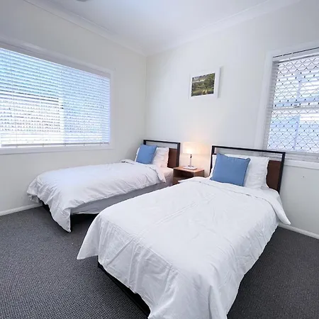 Holiday home Kookaburra•holidayoasis Familyhome 5 Bedroom/pool/ac 10kmcbd *