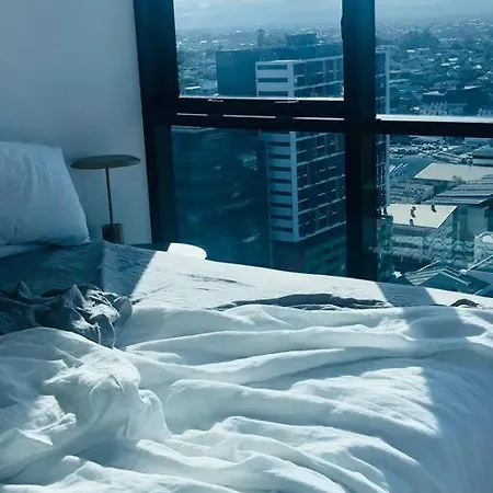 Apartment Prime Located Luxe 2 Bedroom Sky Home/sensational Views