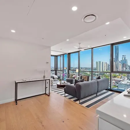 Apartment Prime Located Luxe 2 Bedroom Sky Home/sensational Views *