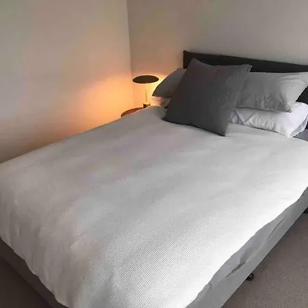 Apartment New 3 Bed Penthouse Style Complex *