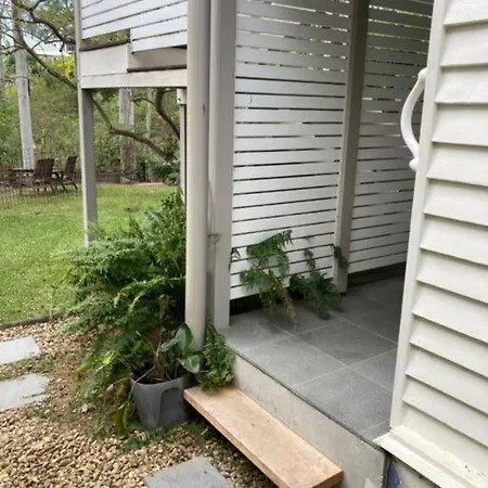 Adorable Private 2 Bedroom Guest + Pool
