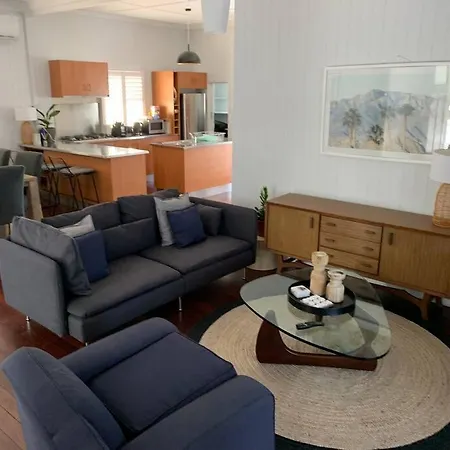 Holiday home Charming 1920's 4br Freestanding Plantation Qldr. *