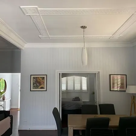 Holiday home Charming 1920's 4br Freestanding Plantation Qldr. Brisbane