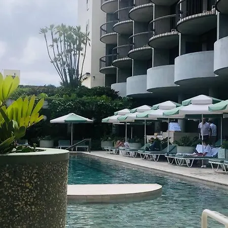 Prime Located Luxe 2 Bedroom Sky Home/sensational Views *
