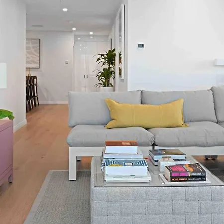 New 3 Bed Penthouse Style Complex Apartment *