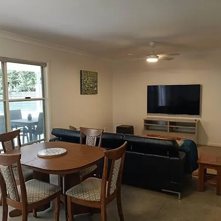 Apartment Adorable Private 2 Bedroom Guest + Pool *