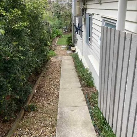 Adorable Private 2 Bedroom Guest + Pool