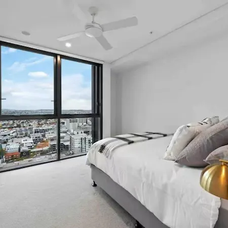 New 3 Bed Penthouse Style Complex Apartment Brisbane