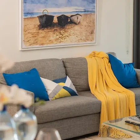 Prime Location Compact 1bd At Southbank Apartment