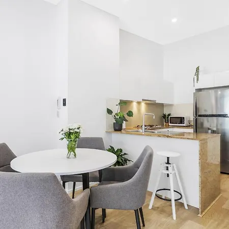 Luxurious 2br Abode In Superb Location! Hotel