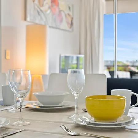 Artsy Destination Compact & Cosy 2 Bedroom At Valley Apartment