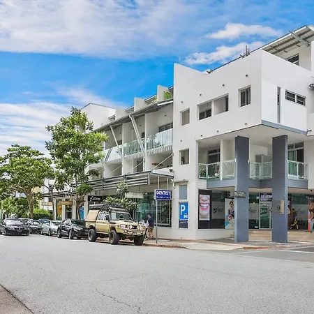 Hotel Luxurious 2br Abode In Superb Location! Brisbane