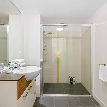 Centre 3br With Stunning Views