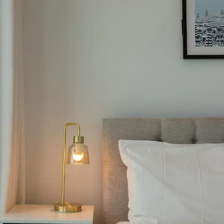 Ultimate Riverview Designer 2bd At Cbd