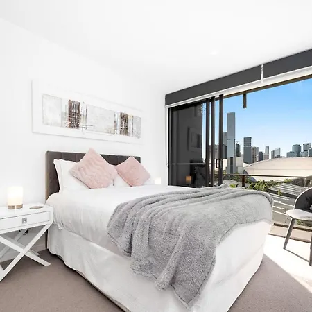 Opera South Aparthotel 5*